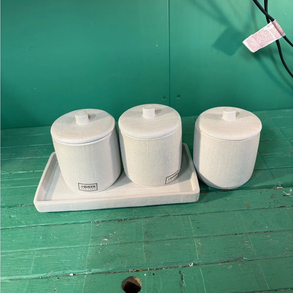 Elegant White Bath Storage Set